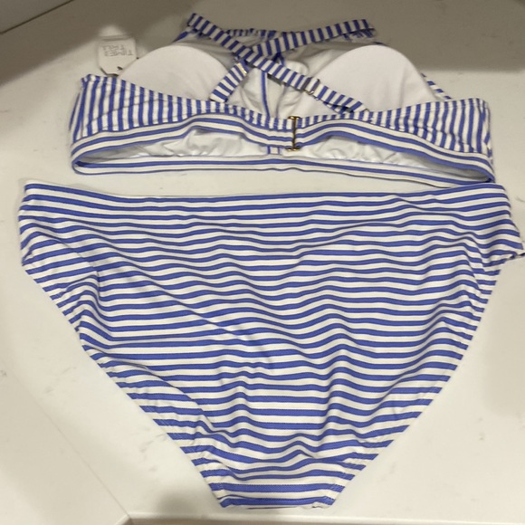 3x 24w-26w beautiful blue and white pinstriped bikini ❤️🔥 NWT - Picture 11 of 11